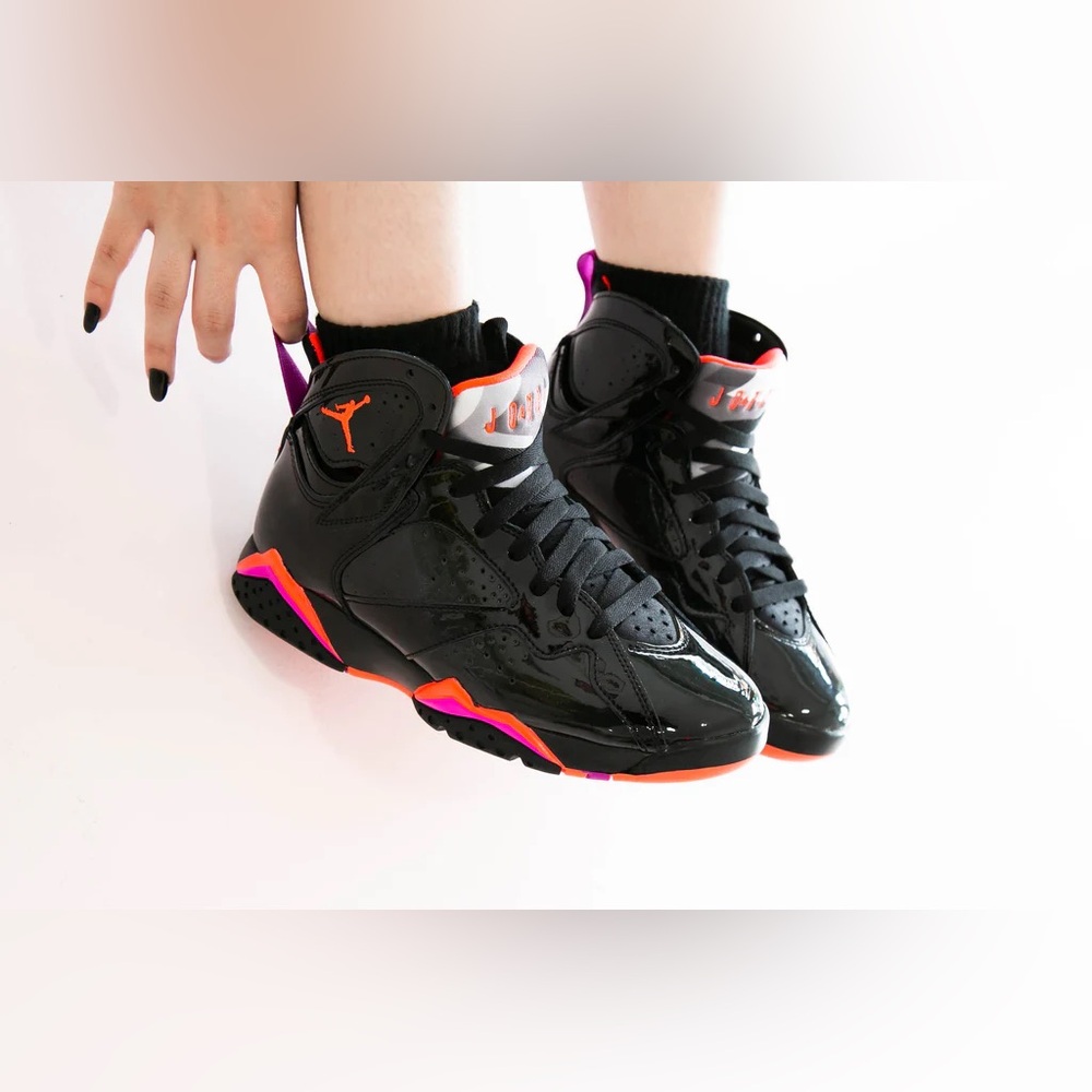 NEW Women’s Air Jordan Retro 7 Sneakers Sz 10
